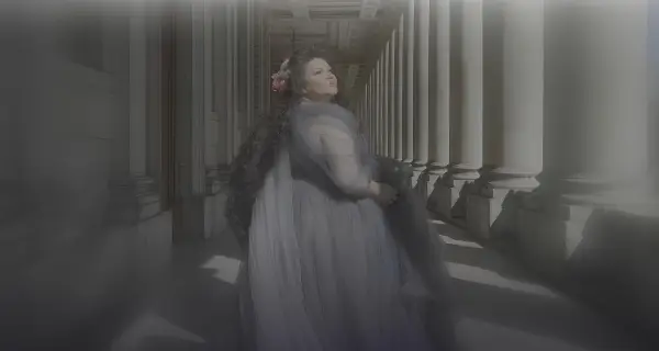 HYPNOTISCH vom Kseniia Nikolaieva